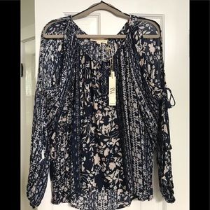 Pretty cold shoulder/arm blouse NWT
